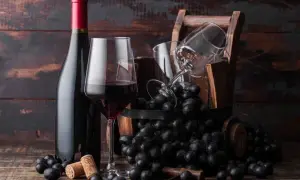 Kiedy zlewać wino, aby uniknąć błędów w fermentacji i smaku