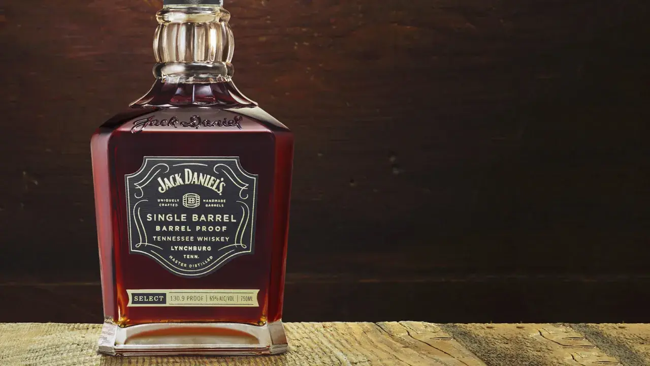 Butelka Jack Daniel's Single Barrel Tennessee Whiskey. Czy Jack Daniels to whisky? Tak, to wyjątkowa whisky.